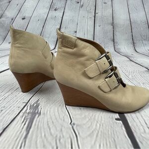 EMU Australia women's Lyndon leather ankle wedge boot color - Bone, size 7 M US